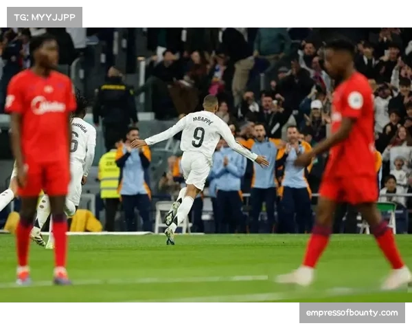 奥萨苏纳边路转移快速推进 利用皇马边后卫前插空当反击